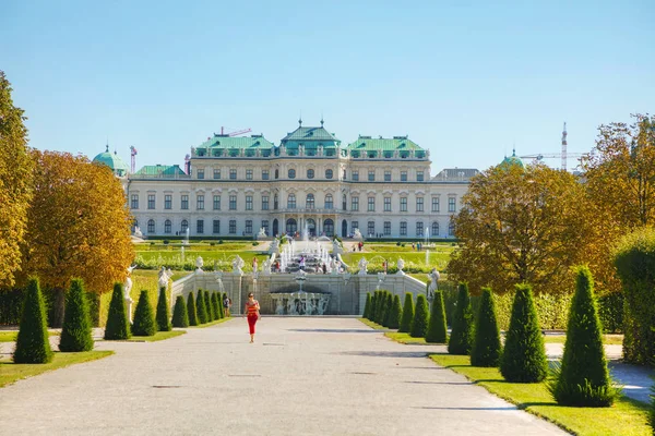 维也纳 8月30日 2017年8月30日 奥地利维也纳这是一个历史悠久的建筑综合体 由两个巴洛克式的宫殿 奥兰治 和宫殿马厩 — 图库照片