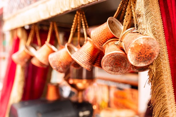 Close Bunch Copper Coffee Jezve Pots Hanged Market Istanbul Turkey — Stock Photo, Image