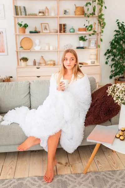 Young Beautiful Girl Having Cup Coffee Couch Miracle Relaxed Morning — Stock Photo, Image