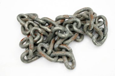 Çelik metal zincir links.at beyaz arka plan