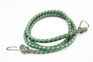 Beyaz arka planda elastik kauçuk emniyet kemeri