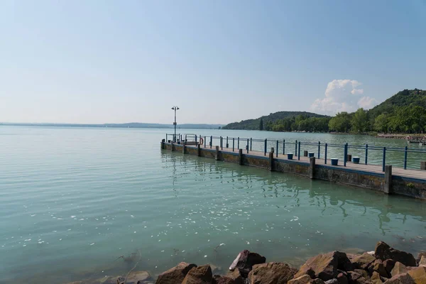 Blick Auf Den Schönen Tihany See Bei Bewölktem Himmel Tag — Stockfoto