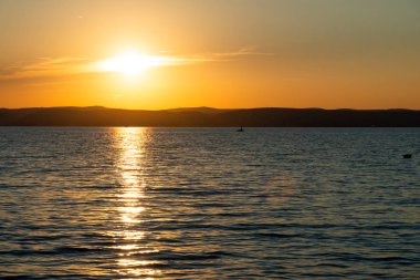 Balaton Gölü günbatımı doğa doğal görünümü 