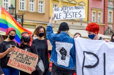 Wroclaw, Polonya, 06.06.2020 - Wroclaw şehrinde ırkçılığa ve nefrete karşı Polonyalı barışçıl protesto. Siyah hayatlar önemlidir.