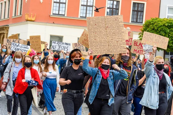 Wroclaw Polen 2020 Unga Människor Har Affisch Med Namn Polisens — Stockfoto