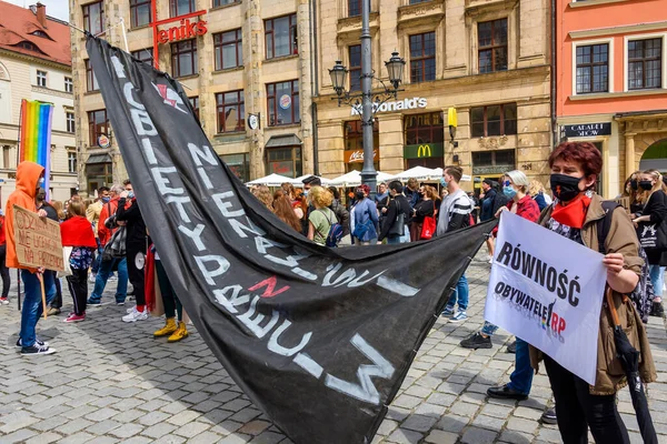 Wroclaw Polen 2020 Feminister Med Affisch Kvinnor Mot Hat Polsk — Stockfoto