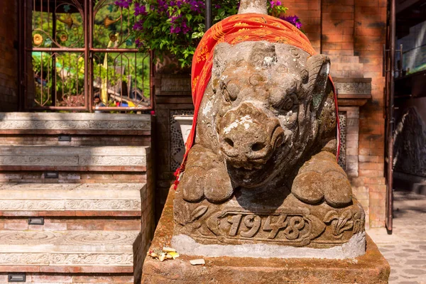 Estatua Piedra Demonio Rakshasa Palacio Agua Tirta Gangga Bali Indonesia — Foto de Stock