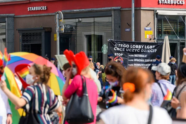 Wrocław Polska 2020 Polski Pokojowy Marsz Lgbt Rzecz Równości Przeciwników — Zdjęcie stockowe