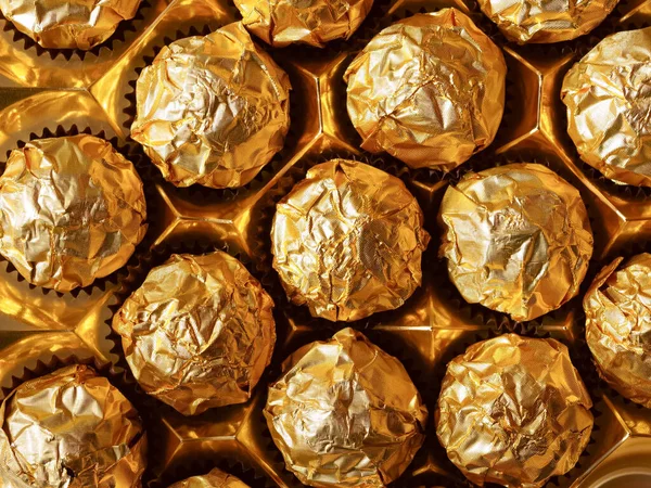 Chocolate Candies Gold Wrapper Sweet Chocolate Candies View Top — Stock Photo, Image