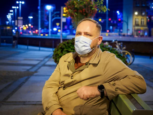 Adult Man Wearing Mask Walking Night European City Mask Necessary — Stock Photo, Image