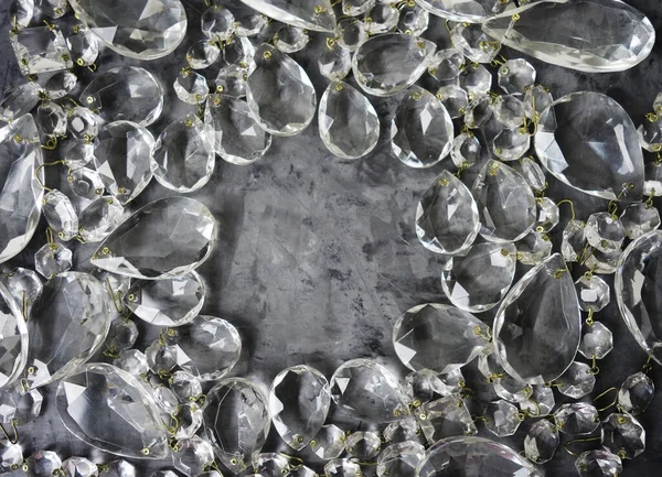 Fundo textura de cimento cinza escuro com ornamentos de cristal — Fotografia de Stock