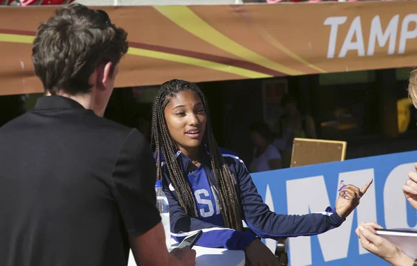Tampere, Finlandiya. 9 Temmuz, 2018. Tampere, Finlandiya 9 Temmuz, 2018 yılında basın konferansı Tara Davis (ABD). IAAF Dünya U20 Şampiyonası Temmuz 10-15, 2018 üzerinde yapılacak. Kredi: Denys Kuvaiev