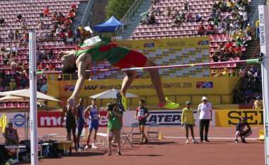 Tampere, Finlandiya, 14 Temmuz: Roberto Vilches Meksika ve Yunanistan WINS yüksek atlama olay 14 Temmuz, 2018 IAAF Dünya U20 Şampiyonası Tampere, Finlandiya üzerinde Antonios Merlos.