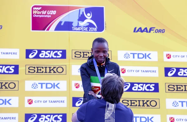 2018 日にフィンランドのタンペレで Iaaf U20 選手権で 5000 のケニア勝つ最初の金からタンペレ フィンランド ベアトリス Chebet — ストック写真