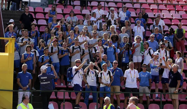 芬兰坦佩雷 7月15日 意大利田径队庆祝胜利4X400 米国际田联世界 U20 锦标赛在2018年7月芬兰坦佩雷举行 — 图库照片