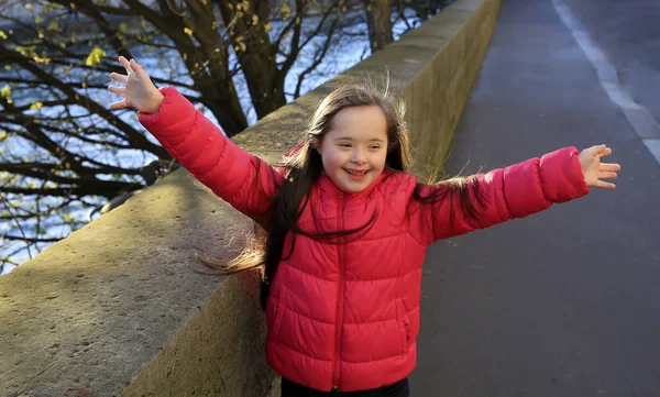 Portrait Little Girl Smiling City — Stock Photo, Image