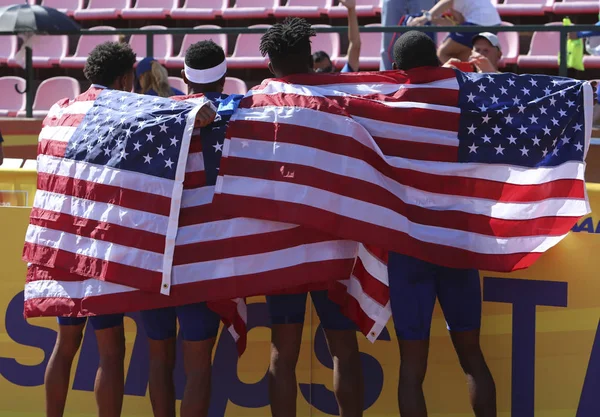 Echipa Americană Câștigă Cursa Releu — Fotografie, imagine de stoc