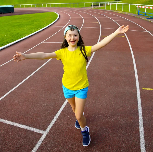 Menina Divertir Estádio — Fotografia de Stock