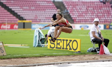 Tampere, Finlandiya, 13 Temmuz: Petra Farkas (Hun) IAAF Dünya U20 Şampiyonası Tampere, Finlandiya 13 Temmuz, 2018 üzerinde uzun atlama