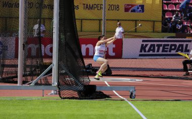Tampere, Finlandiya, 14 Temmuz: Kiira Vegananen Finlandiya çekiç atmak IAAF Dünya U20 Şampiyonası Tampere, Finlandiya üzerinde son 14 Temmuz, 2018.