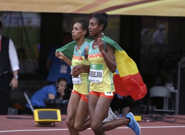 Tampere, Finlandiya, 11 Temmuz: Meselu Berhe ve Tsigie Gebreselama Etiyopya kazanmak gümüş ve bronz IAAF Dünya U20 Şampiyonası Tampere, Finlandiya üzerinde 11 Temmuz 2018 yılında son 3000 metre.