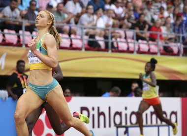 Tampere, Finlandiya, 11 Temmuz: Ella Connolly üzerinden çalıştırmak Avustralya 400 metreler yarı final IAAF Dünya U20 Şampiyonası Tampere, Finlandiya 11 Temmuz, 2018 üzerinde