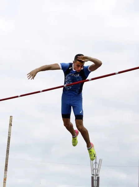 芬兰坦佩雷 7月11日 来自意大利的 Matteo Madrassi 在芬兰的 Iaaf U20 锦标赛上参加撑杆跳活动 2018年7月11日 — 图库照片