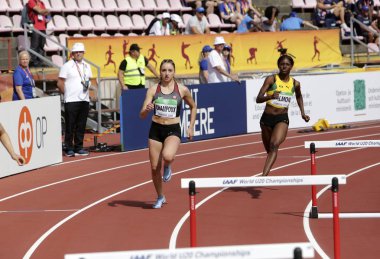 Tampere, Finlandiya, 11 Temmuz: Megan Champoux ve Shiann 400 metre engelli IAAF Dünya U20 Şampiyonası Tampere, Finlandiya için 11 Temmuz, 2018 çalıştırmak için somon