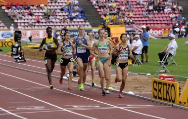 Tampere, Finlandiya, 11 Temmuz: Athlets tarihinde IAAF Dünya U20 Şampiyonası Tampere, Finlandiya üzerinde 11 Temmuz 2018 yılında 800 metre yarı final.