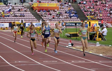 Tampere, Finlandiya, 11 Temmuz: Athlets tarihinde IAAF Dünya U20 Şampiyonası Tampere, Finlandiya üzerinde 11 Temmuz 2018 yılında 800 metre yarı final.