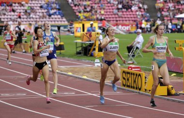 Tampere, Finlandiya, 11 Temmuz: Athlets tarihinde IAAF Dünya U20 Şampiyonası Tampere, Finlandiya üzerinde 11 Temmuz 2018 yılında 800 metre yarı final.