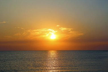 Denizde gün batımı