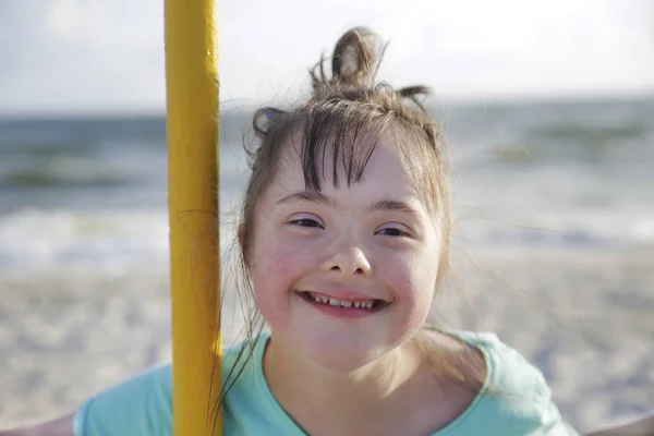 Retrato Niña Síndrome Sonriendo —  Fotos de Stock