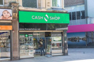 Hull Yorkshire İngiltere'de - 27 Haziran 2018: nakit alışveriş rehin kredisi iş işareti