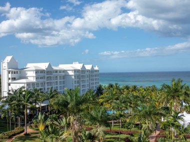 Ocho Rios Jamaika - 25 Ocak 2019: büyük Caribbean otel resort balkon görünümü
