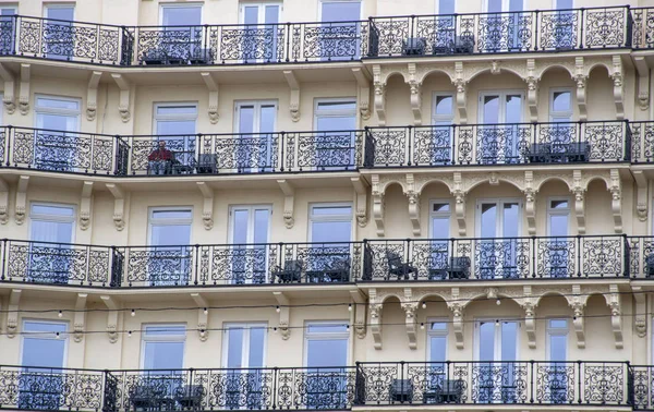 Brighton Royaume Uni Juillet 2019 Balcons Grand Hôtel Avec Homme — Photo