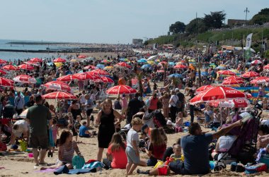 Clacton Türkiye 23 Ağustos 2019 -: Clacton Airshow'da sahilde büyük kalabalık