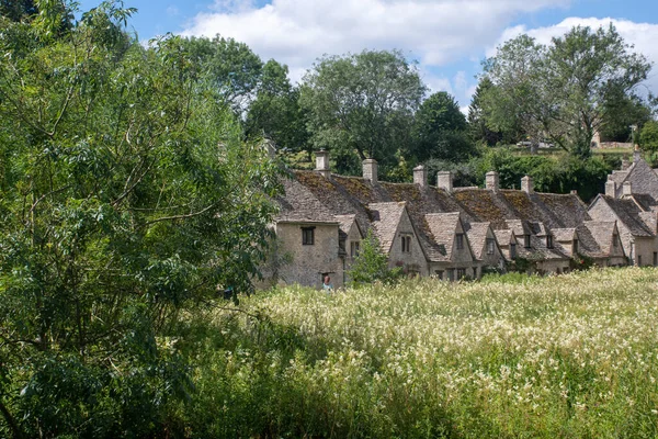 奥灵顿街Cotswolds Gloucestershire Bibury的小屋 — 图库照片