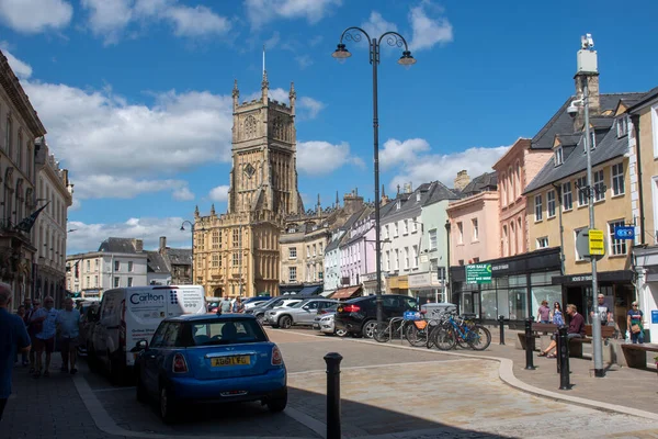 Cirencester Glocestershire July 2020 High Street Cirencester Church Background — стоковое фото
