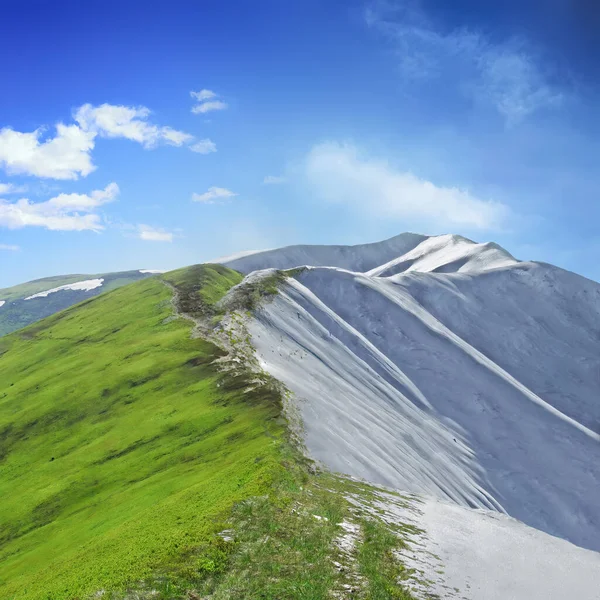 夏と冬の山系の写真 ストックフォト