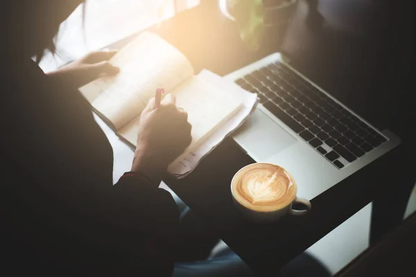 Asia Women Working Caffee Shop Focus Latte Art — Stock Photo, Image