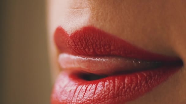 感性的红色妇女嘴唇 1920X1080 — 图库视频影像