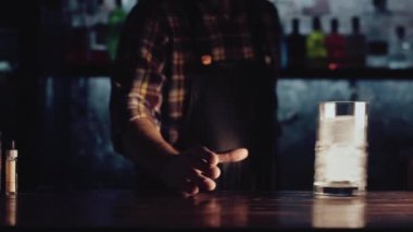 Barmen olun bir kokteyl