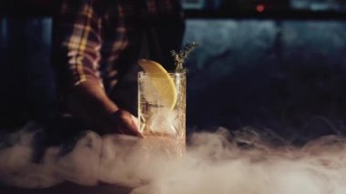 Barmen olun bir kokteyl, 1920 x 1080