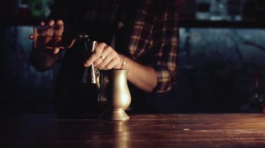 Barmen olun bir kokteyl