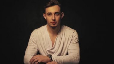 genç bir adam portresi