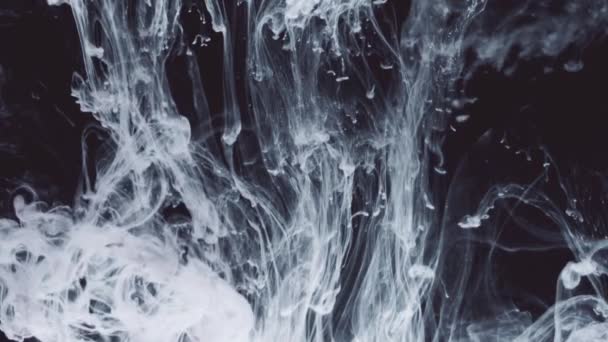 Abstrakte Tinte fließt im Wasser — Stockvideo