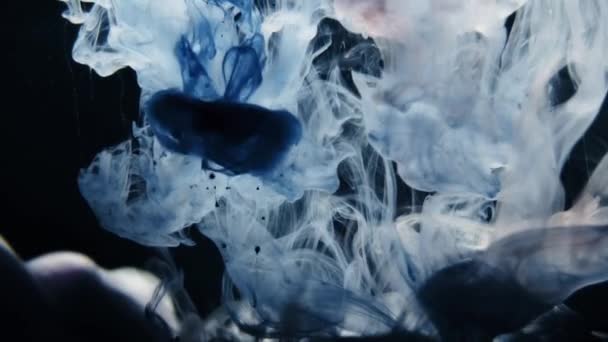 Tinta abstracta que fluye en el agua — Vídeo de stock