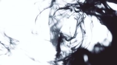 Soyut mürekkep su akan