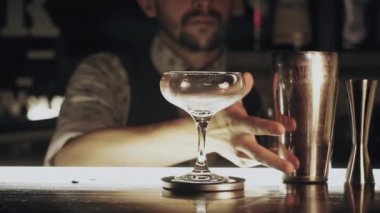 Barmen olun bir kokteyl